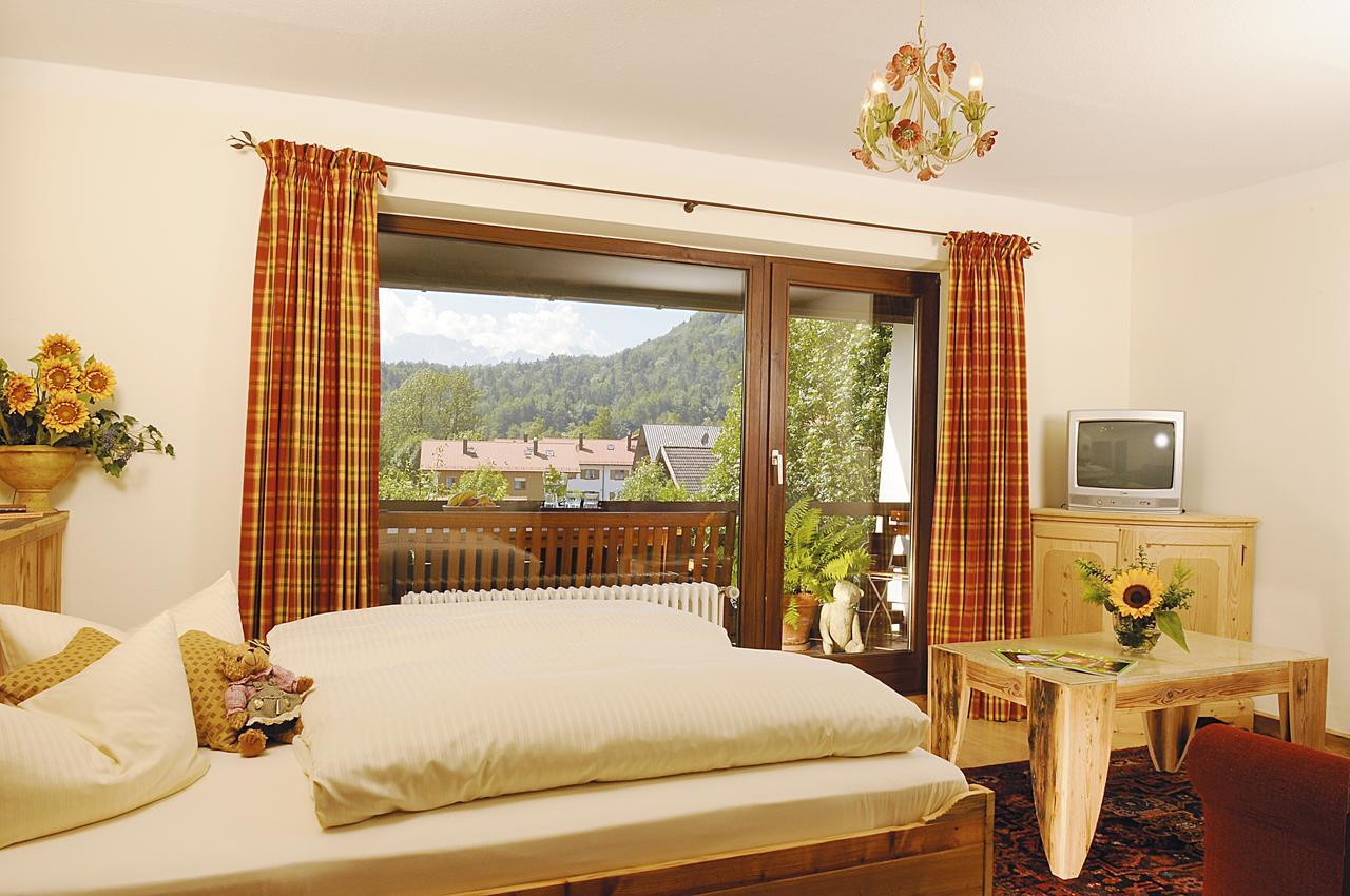 Hotel Forsthaus オーベラウ エクステリア 写真