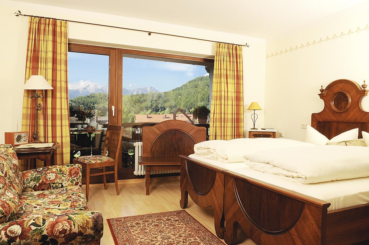 Hotel Forsthaus オーベラウ エクステリア 写真
