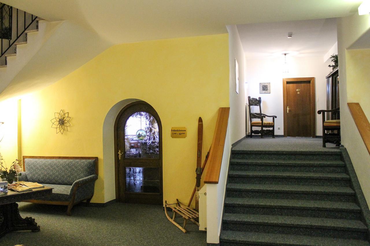 Hotel Forsthaus オーベラウ エクステリア 写真
